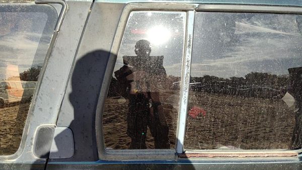 90-95 Pathfinder Passenger Right Rear Vent Window Back Door Glass With Frame Oem — photo 1