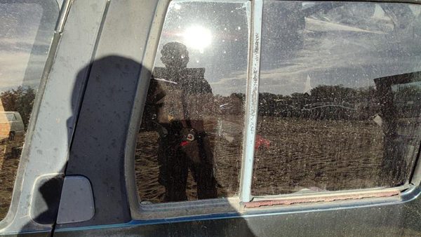 90-95 Pathfinder Passenger Right Rear Vent Window Back Door Glass With Frame Oem — photo 2