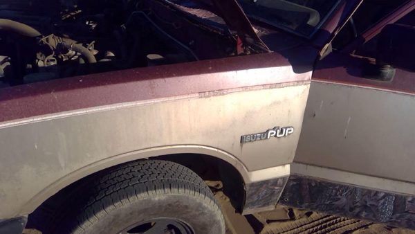 1986 LH Isuzu Pup Pickup Driver Left Front Fender OEM Red 94446989 — photo 8