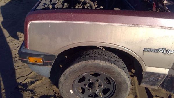 1986 LH Isuzu Pup Pickup Driver Left Front Fender OEM Red 94446989 — photo 5