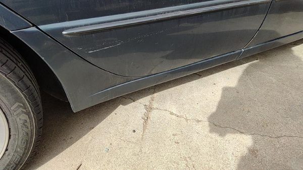 99-04 Chrysler 300M Passenger Right Rear Lower Rocker Panel Moulding Side Skirt — photo 1