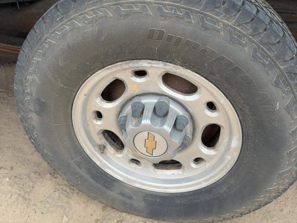1996-2002 Chevy Express Van 2500 16" Aluminum Wheel Oem Factory 8 Lug Rim Oem #3 — photo 3