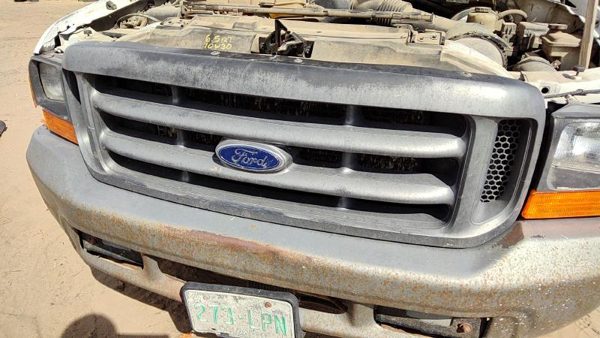 1999 Ford F250 Grille Super Duty White — photo 2