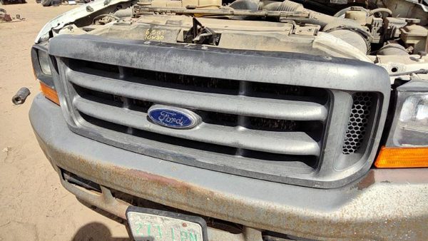 1999 Ford F250 Grille Super Duty White — photo 3