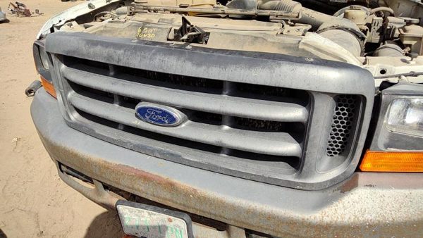 1999 Ford F250 Grille Super Duty White — photo 4