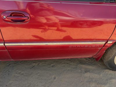 96-00 Town & Country Passenger Right Front Moulding Door Candy Apple Red Ph2