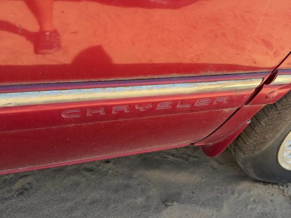 96-00 Town & Country Passenger Right Front Moulding Door Candy Apple Red Ph2 — photo 4