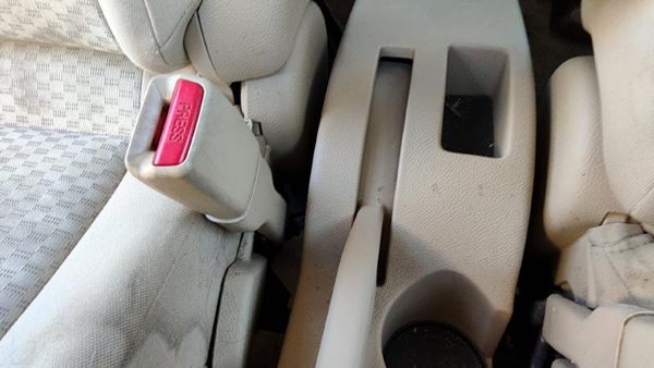 2006-2011 Chevy Hhr Passenger Right Front Seat Belt Buckle Receiver Oem Tan 32B — photo 2