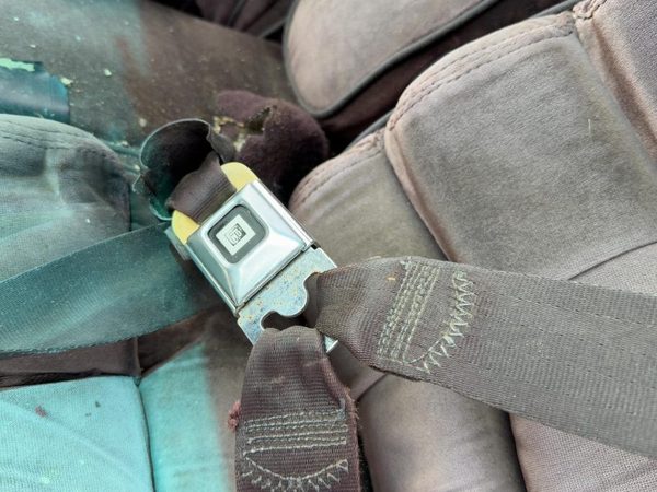 85-90 Buick Park Ave Driver Left Front Seat Belt Buckle Receiver Oem Red — photo 5