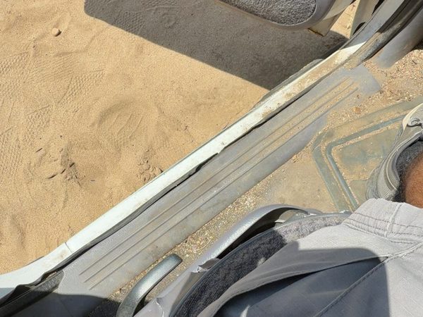 99 Town & Country Driver Left Lower Sill Step Moulding Trim Panel Oem Taupe All5 — photo 2