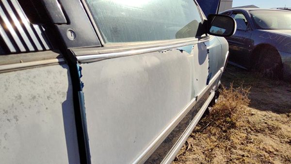 1989 Oldsmobile Cutlass Supreme Front Door RH Blue 12397047 — photo 3