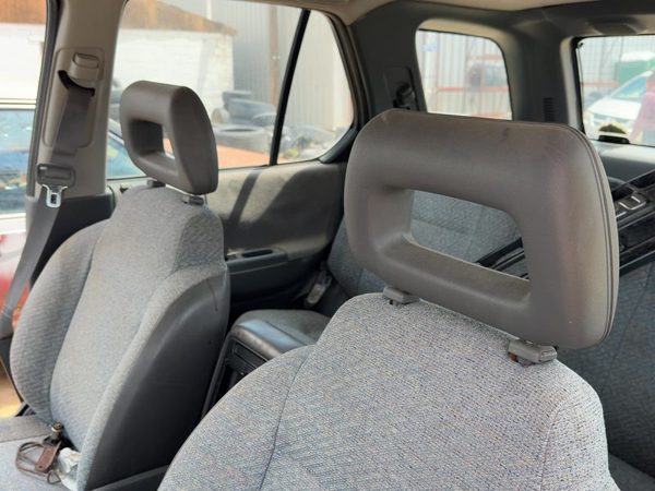 1998-1999 Isuzu Rodeo Pair Of Front Headrests Oem Left Right Set Seat 8971596590 — photo 2