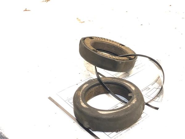 1999-2002 Ford F250 Super Duty Rear Wheel Hub Spindle Nuts Pair Set Oem — photo 4