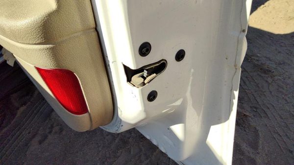 2005-2009 Buick Lacrosse Passenger Right Front Door Latch With Rods/Cables Oem — photo 1