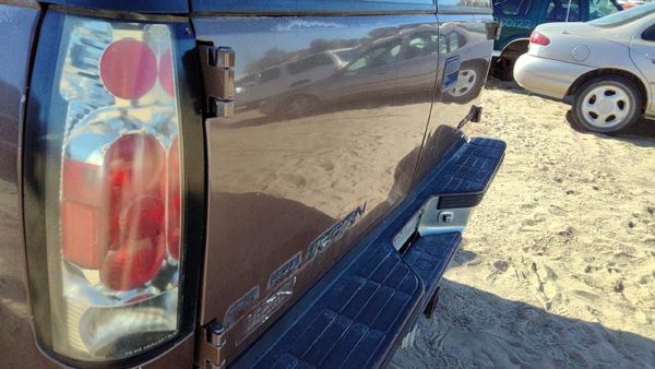 1994 Suburban 1500 Back Door Shell RH — photo 4