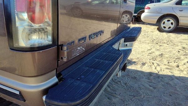 1994 Suburban 1500 Back Door Shell RH — photo 5