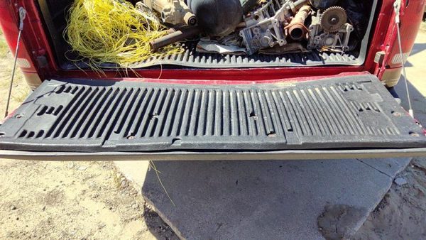 2003 Ford F250 Sd Pickup Trunk/decklid/hatch/tailgate Maroon Scratches — photo 6