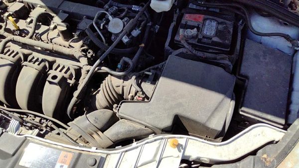 12-18 Focus Complete Air Intake Cleaner Filter Box Housing With Tube Oem 2.0L — photo 3
