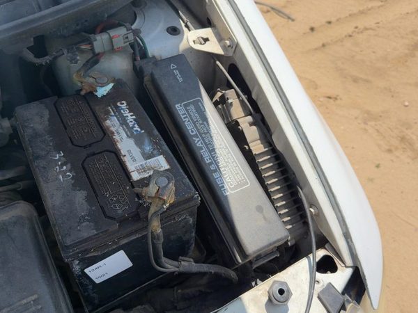 1999 Chrysler Town & Country Engine Fuse Box Power Distribution Panel Oem 3.3L — photo 2