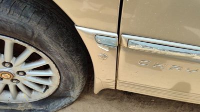 96-00 Town & Country Driver Left Moulding From Fender Oem Trim Strip Gold