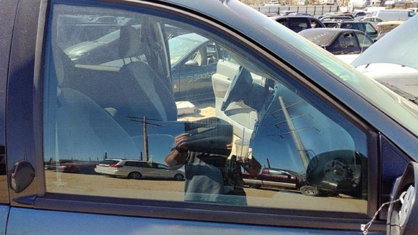 2004-2007 Dodge Caravan Passenger Right Front Side Window Door Glass Oem — photo 3