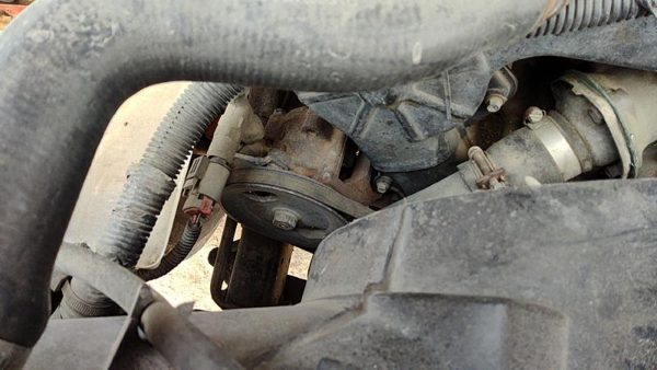 1993-1995 Nissan Pathfinder Power Steering Pump With Pulley Oem 3.0L 4911060G10 — photo 1