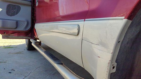 2003 Ford F250 Sd Pickup Front Door RH Maroon — photo 3