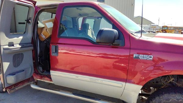 2003 Ford F250 Sd Pickup Front Door RH Maroon — photo 1