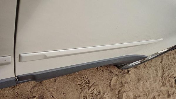 10-14 Legacy Outback Driver Left Rear Upper Moulding From Door Back Trim White — photo 4
