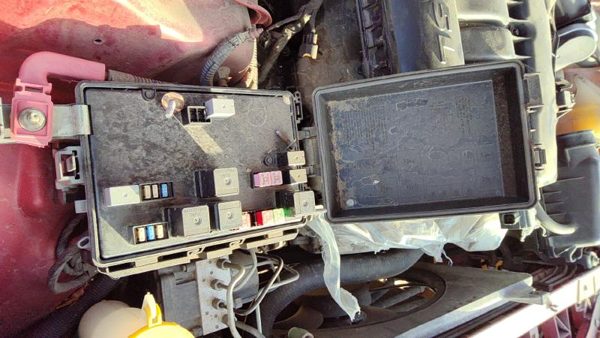 2009-2010 Dodge Charger Engine Fuse Box Power Distribution Panel Oem 3.5L — photo 4