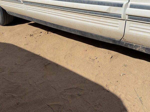 1994 Lincoln Town Car Passenger Right Lower Rocker Panel Moulding Side Skirt Oem — photo 1