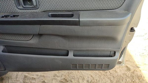 02-04 Nissan Xterra Passenger Right Front Door Trim Panel With Switches Gray K — photo 6