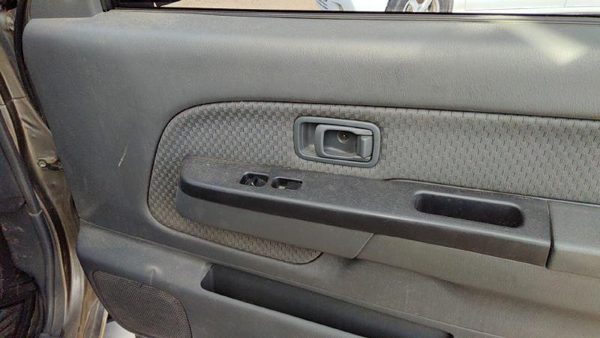 02-04 Nissan Xterra Passenger Right Front Door Trim Panel With Switches Gray K — photo 4