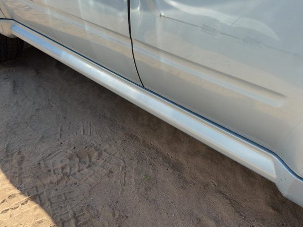 08-11 Mariner Driver Left Lower Rocker Panel Moulding Oem Premier Light Blue Ls — photo 3