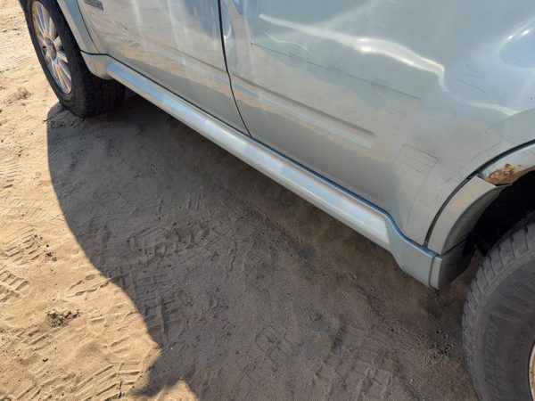 08-11 Mariner Driver Left Lower Rocker Panel Moulding Oem Premier Light Blue Ls — photo 1