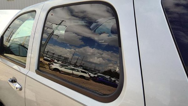 2007-2014 Chevy Tahoe Driver Left Rear Side Window Door Glass Oem Back 15175401 — photo 2