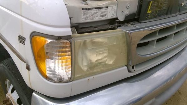 2002 Ford E-350 Super Duty Headlamp Assembly Van E450 RH — photo 5