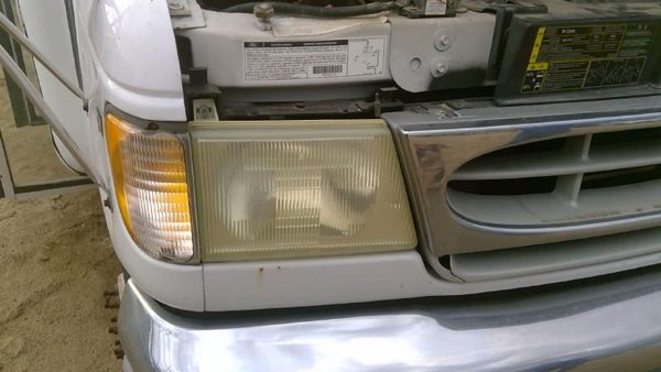 2002 Ford E-350 Super Duty Headlamp Assembly Van E450 RH — photo 6