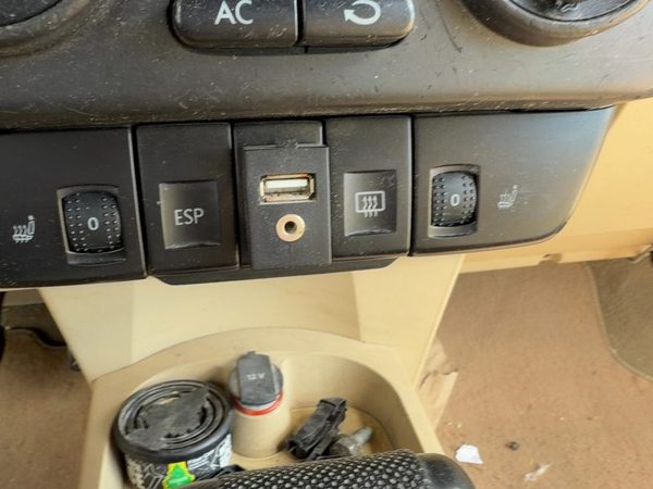 2006-2010 VW Beetle Convertible ESP and Rear Defrost Switch Set OEM Black — photo 3