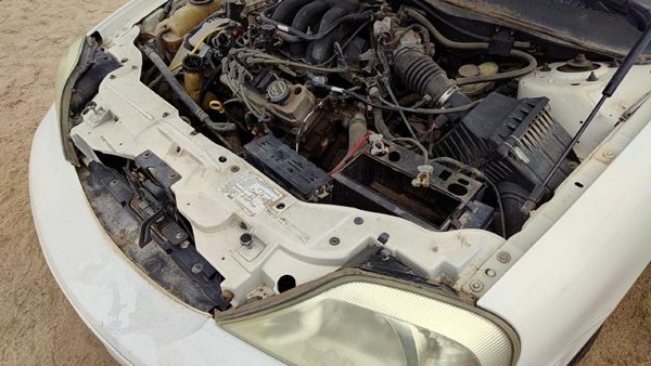 2005 Ford Taurus Header Panel — photo 2