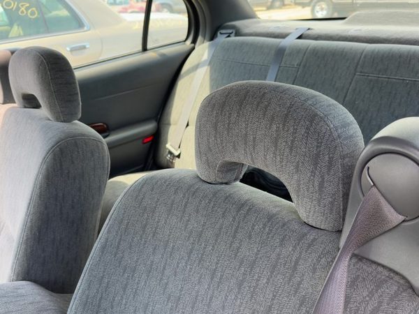 2004-2005 Buick Lesabre Pair Of Front Headrests Oem Left Right Set Seat Gray 93C — photo 1