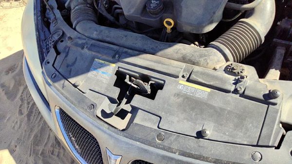 2005-2010 Pontiac G6 Top Plastic Cover Above Radiator Support Sight Shield Oem — photo 5