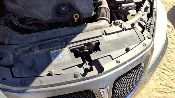 2005-2010 Pontiac G6 Top Plastic Cover Above Radiator Support Sight Shield Oem — photo 1