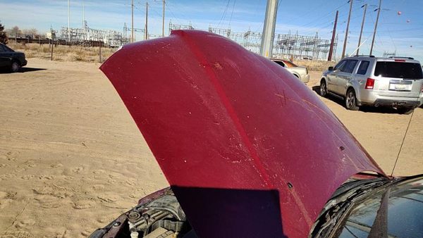 2004 Mitsubishi Outlander Hood Red — photo 3