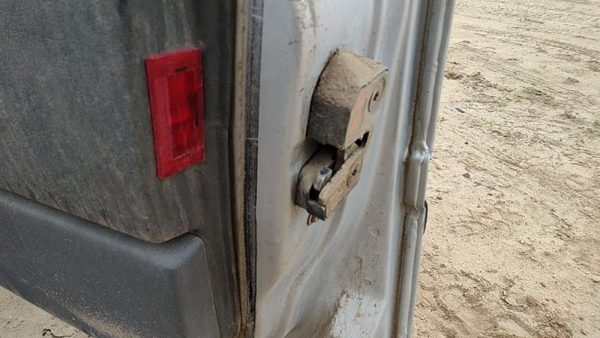 83-95 Volvo 740 Passenger Right Front Door Latch With Rods/Cables Oem — photo 5