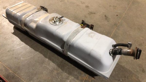 1982-1988 chevy K30 Fuel Tank 20 Gallon Been Replaced — photo 7