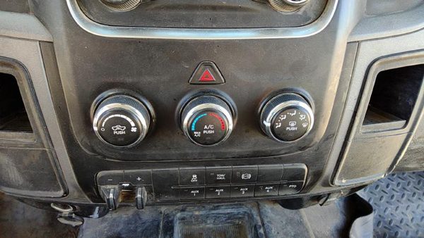 13-18 Dodge Ram 4500 Temperature Control Module In Dash Heater Ac Head Unit Oem — photo 3