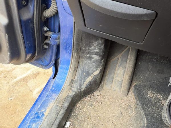 2007-2012 Nissan Sentra Driver Left Lower Kick Trim Panel Oem Charcoal X — photo 1