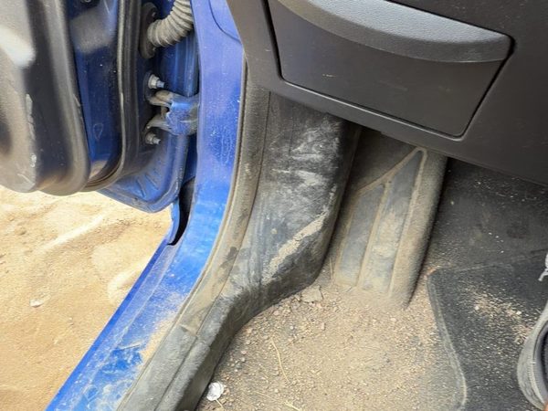 2007-2012 Nissan Sentra Driver Left Lower Kick Trim Panel Oem Charcoal X — photo 2