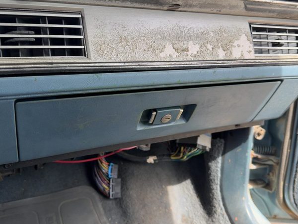 1986-1990 Olds 88 Glove Box Assembly Complete Door With Latch Oem Blue — photo 4